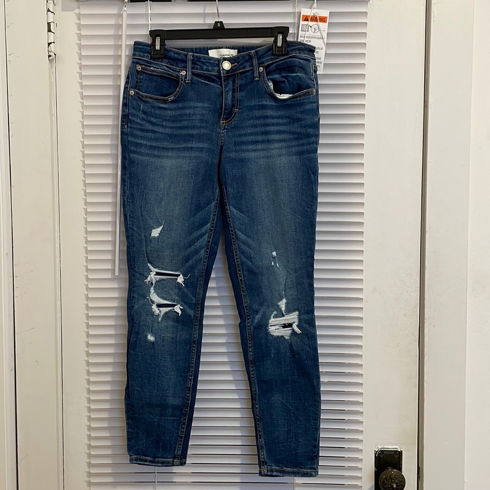 maurices medium wash ripped jeans!